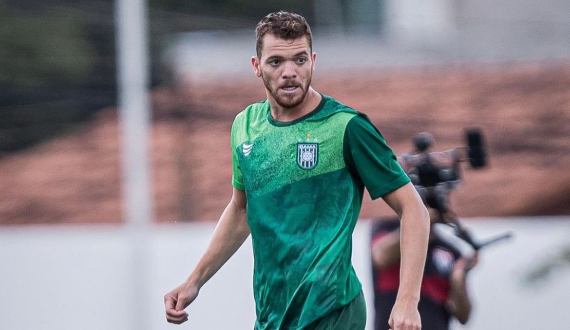 Ferrugem comemora a classificação do Gama para a próxima fase do Candangão