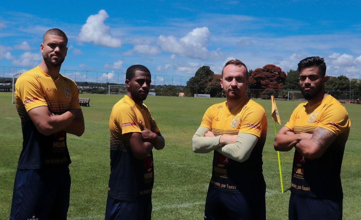 Brasiliense anuncia retornos de Zé Love e de trio campeão candango em 2021