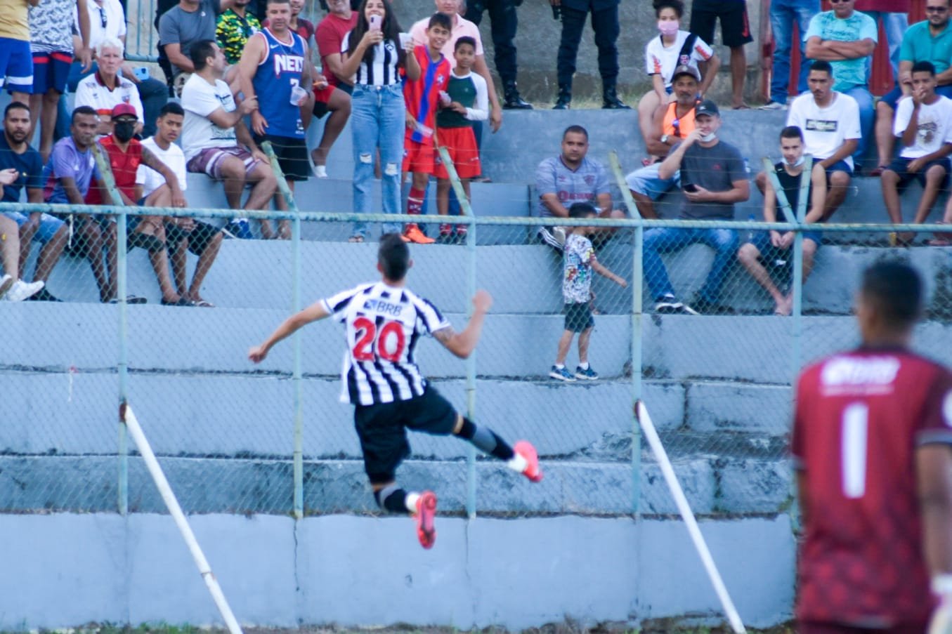 Com dois gols de Romarinho, Ceilândia garante a vaga na final do Candangão