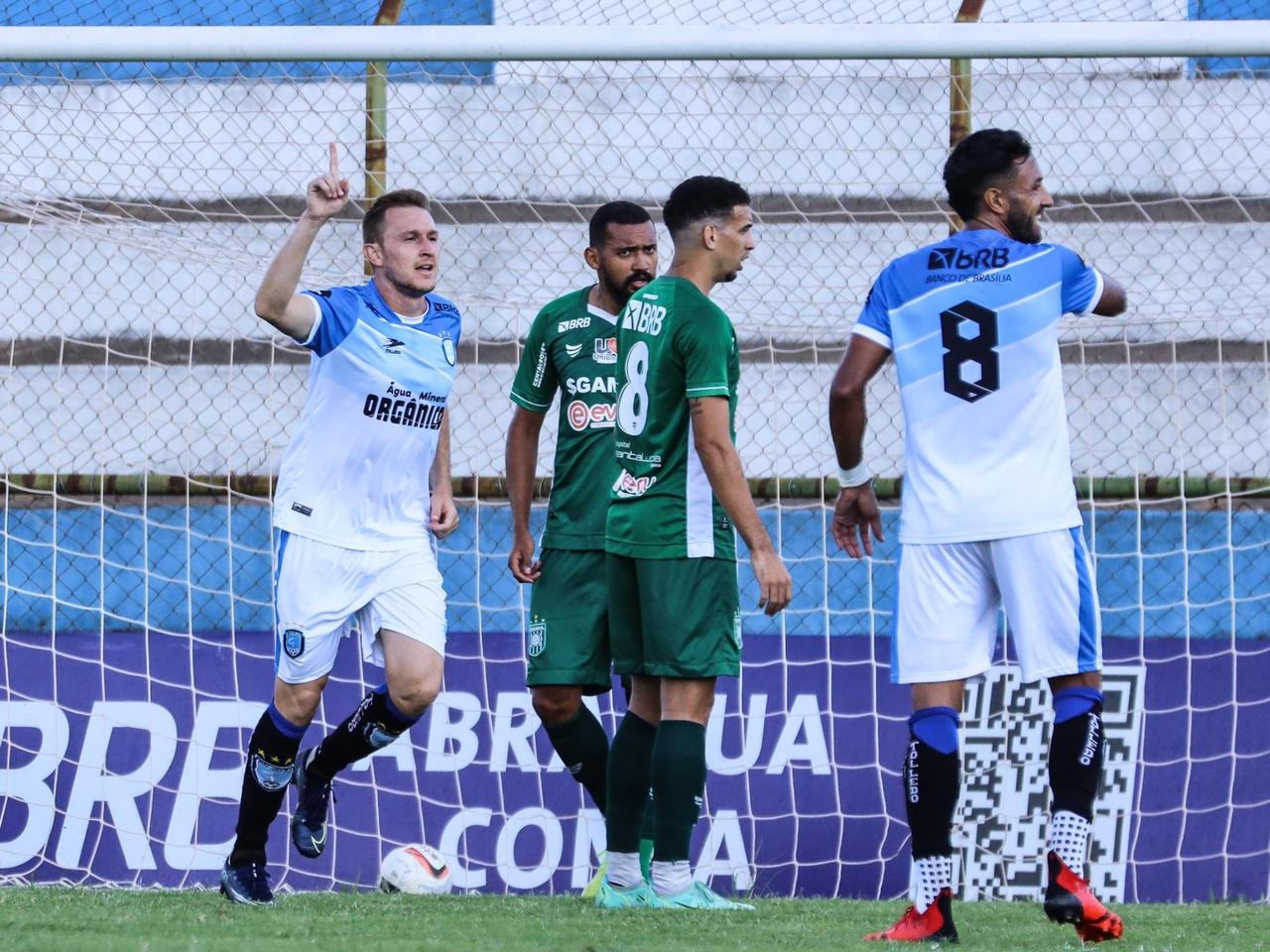 Capital vence o Gama e se despede do Candangão com vitória