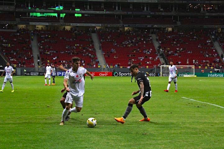 Com a casa cheia, Botafogo vence o Ceilândia fora de casa