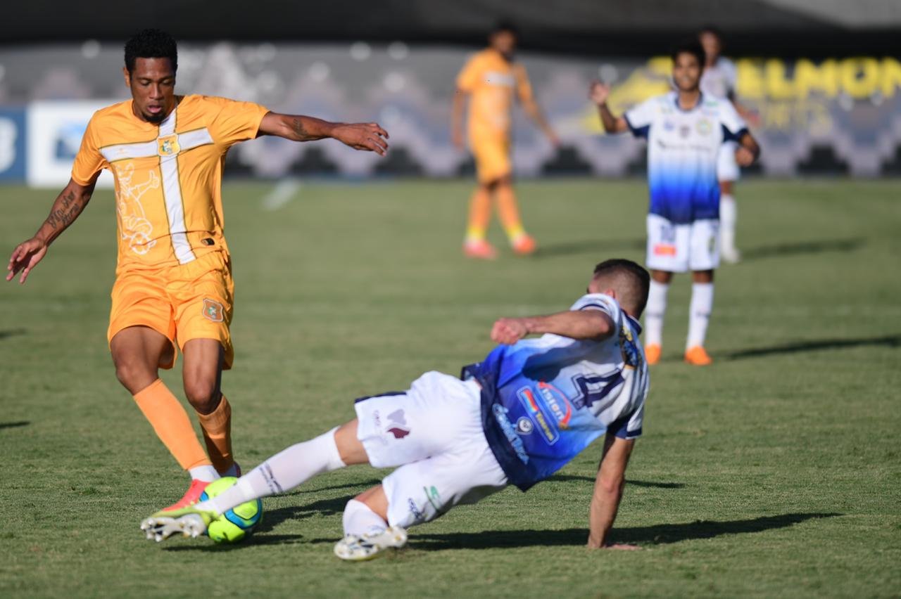 Costa Rica bate Brasiliense e quebra invencibilidade amarela