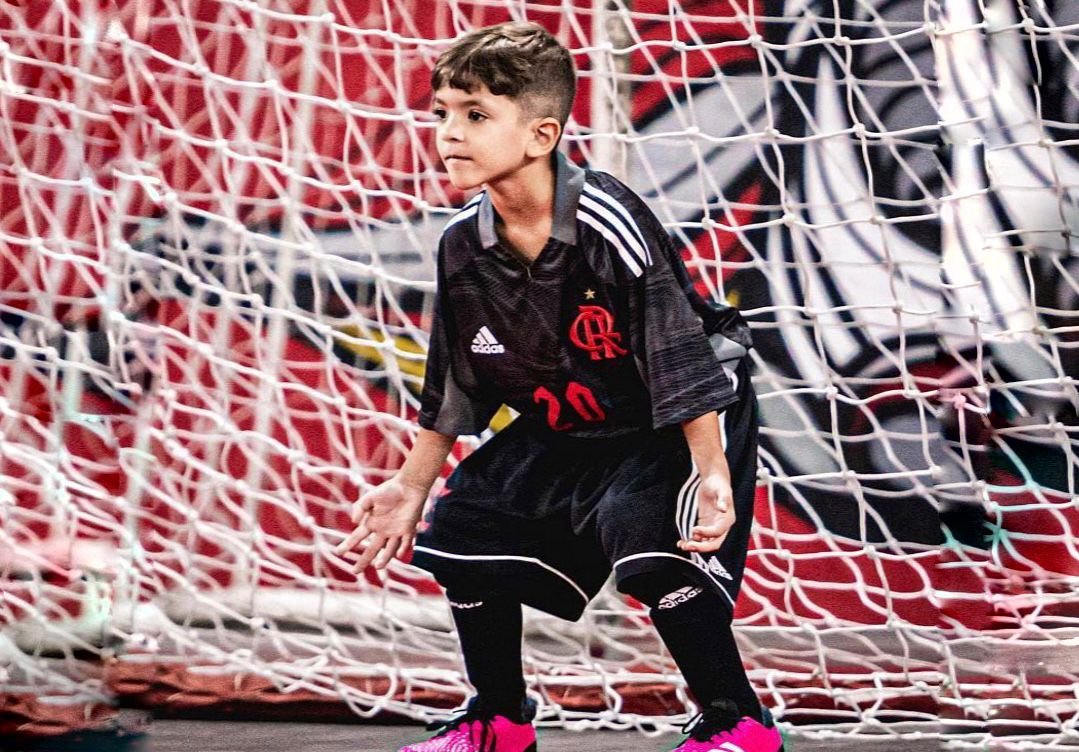 Filho de ex-jogador com passagens no DF estreia na base do Flamengo
