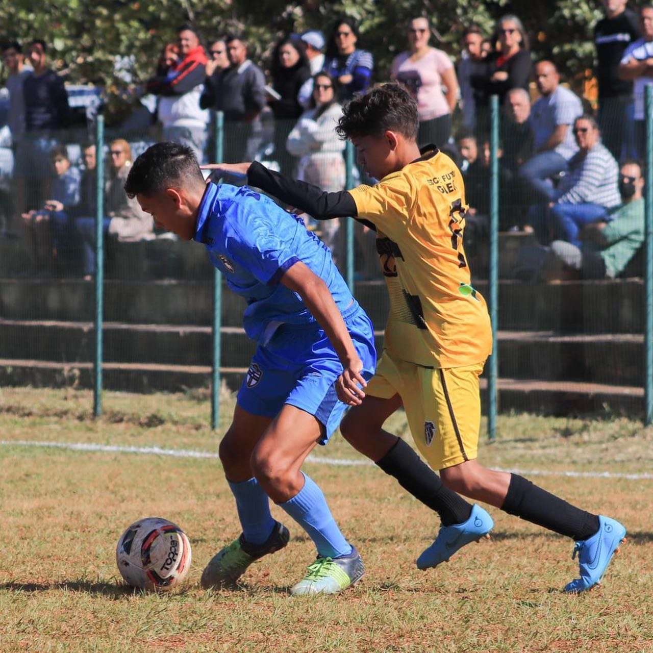 Goleadas marcam primeira rodada do Candanguinho Sub-15
