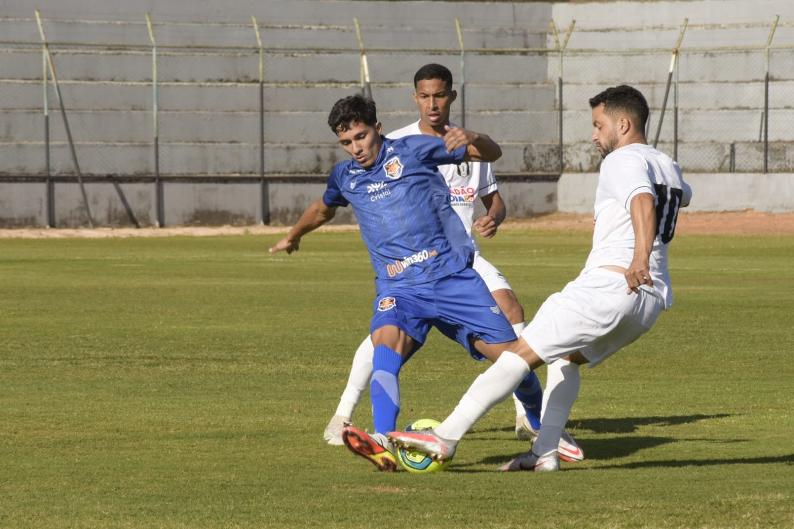 Ceilândia vence Grêmio Anápolis e volta ao G4