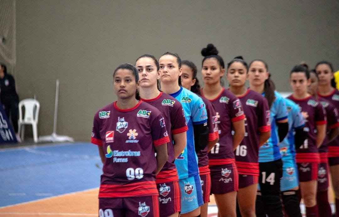 Em um jogo de dez gols, ADEF perde para o Londrina na Liga Feminina de Futsal