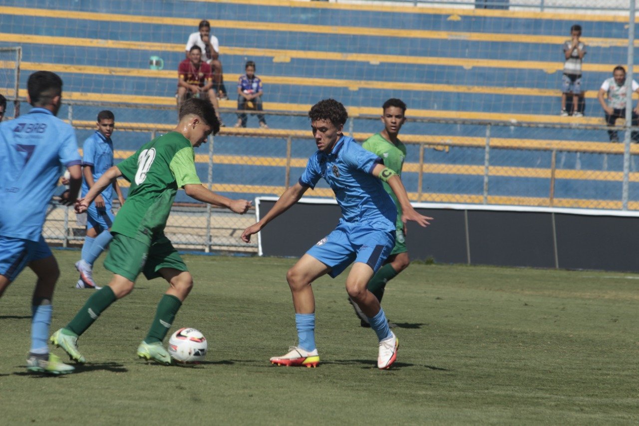 Em casa, Real vence Gama e garante vaga na final do Candanguinho Sub-15