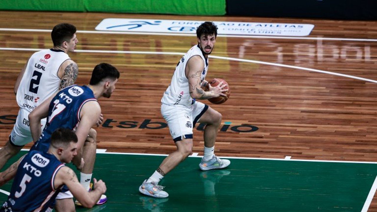 Brasília Basquete vence o União Corinthians fora de casa