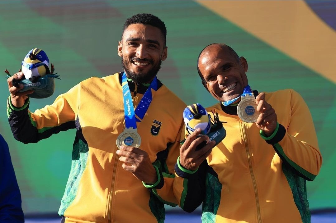 Atleta guia do DF se despede do Parapan com mais uma medalha