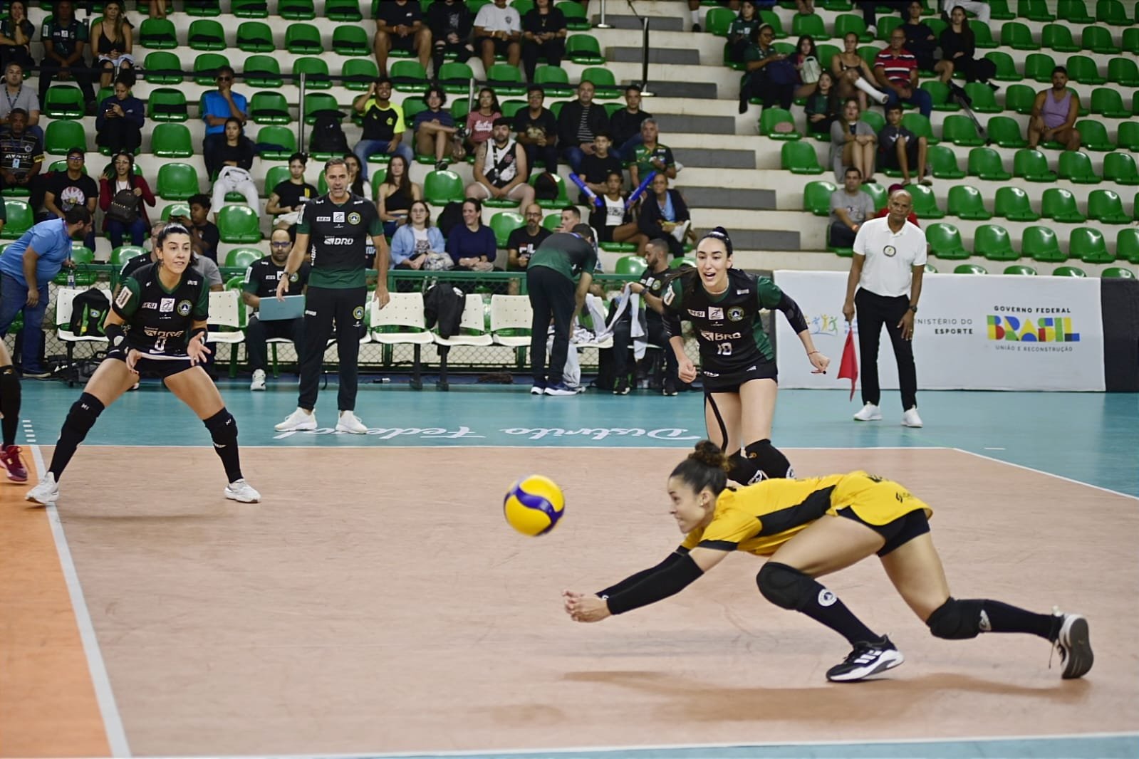 Brasília Vôlei se despede de 2023 com derrota melancólica