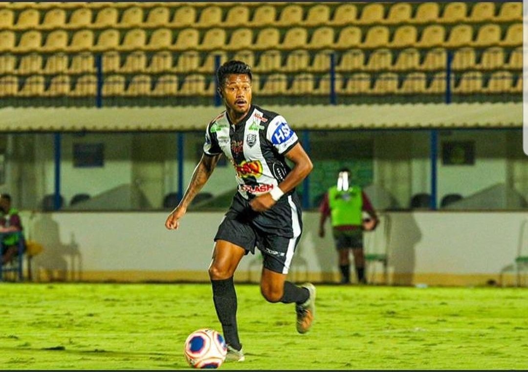 Em bom momento, Capital se reforça com lateral direito