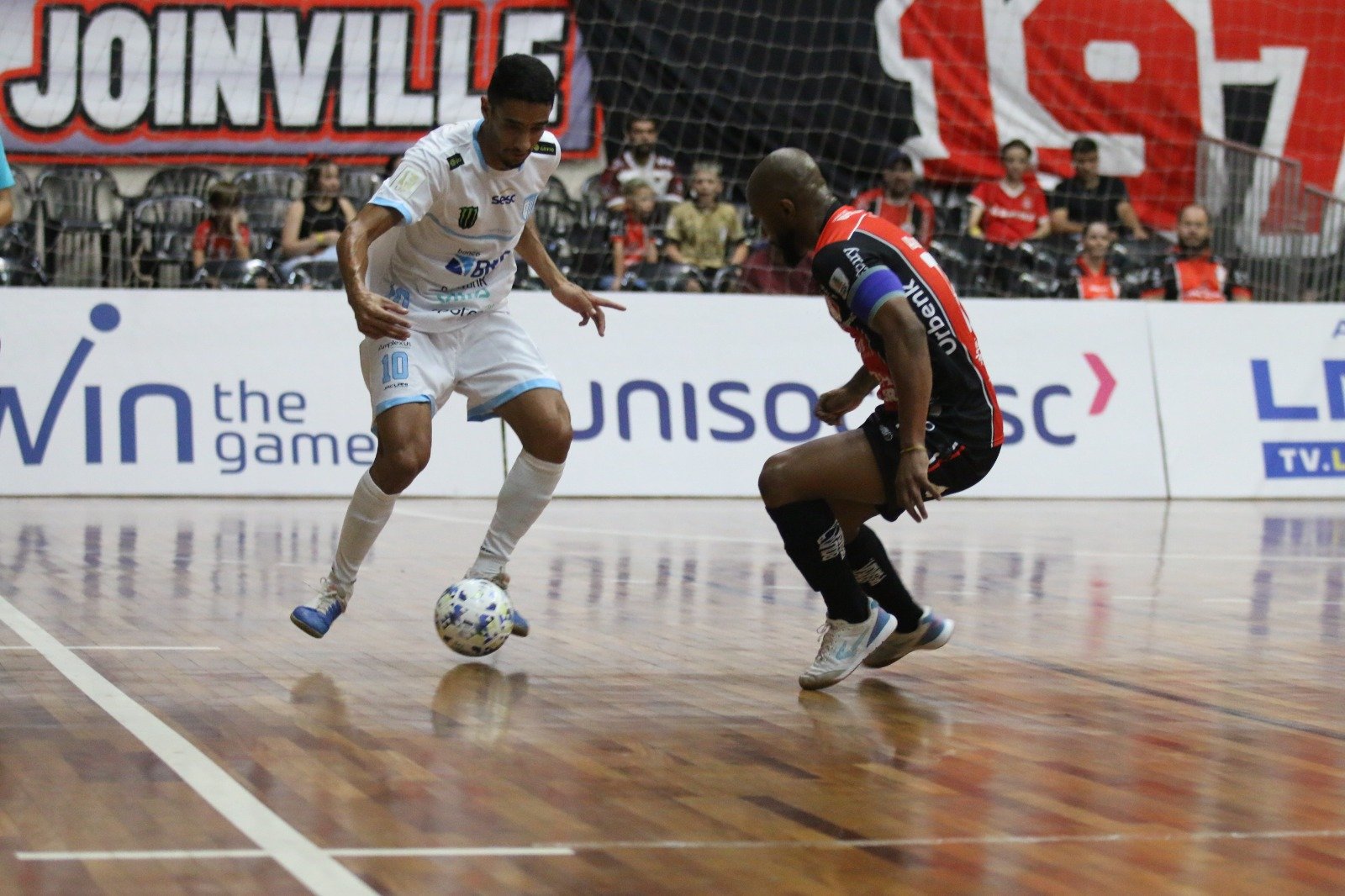 Em retorno à LNF, Brasília Futsal perde para o JEC fora de casa