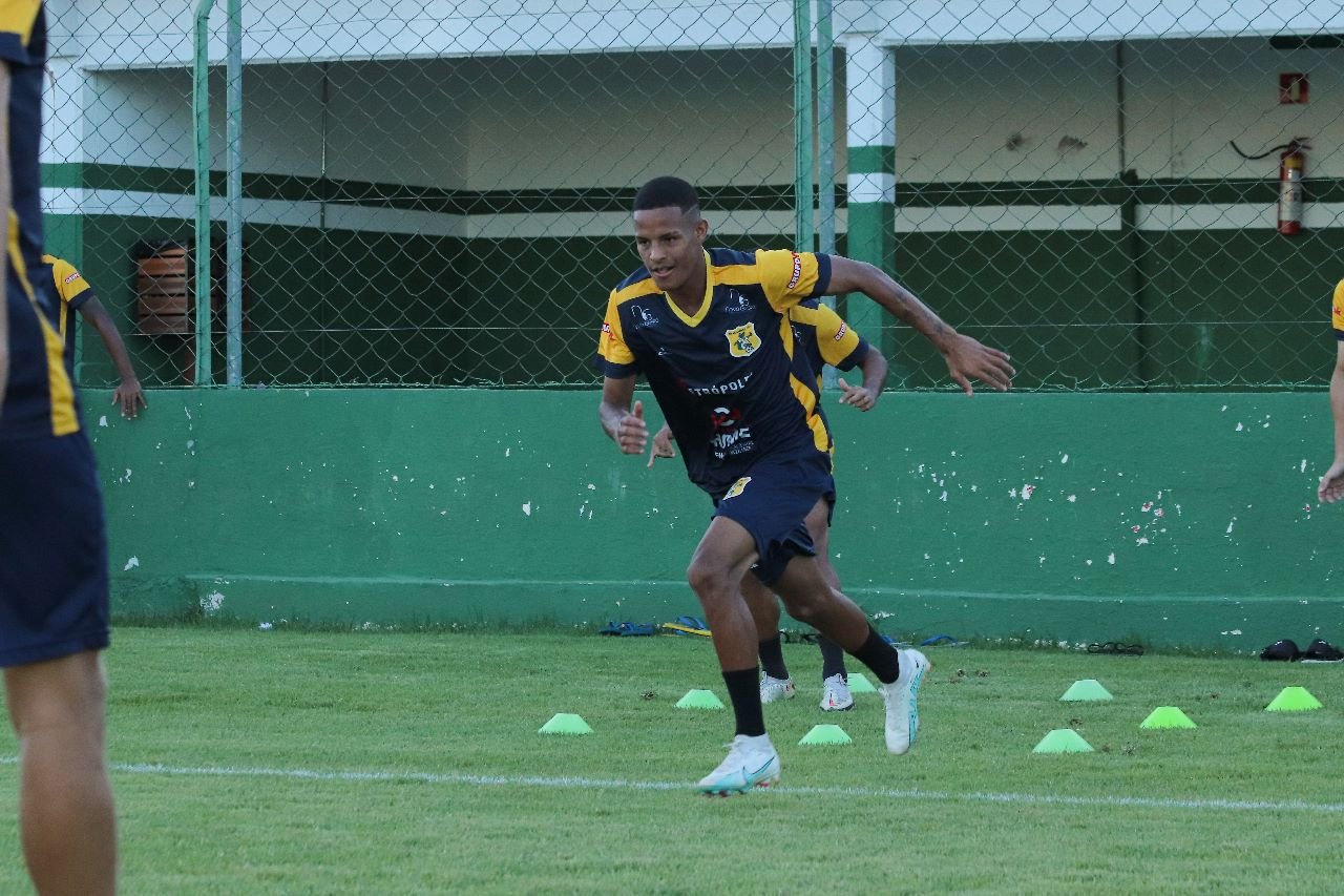 Após estreia com vitória, Dandan celebra oportunidade no Brasiliense: “Não vai faltar dedicação e vontade”