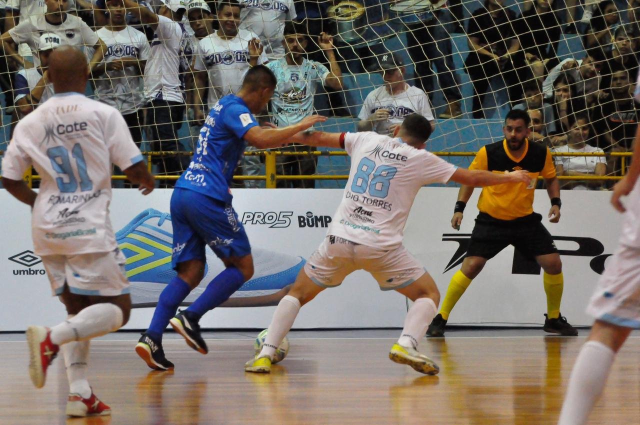 Jacaré evita placar elástico, mas Brasília acumula quinta derrota consecutiva