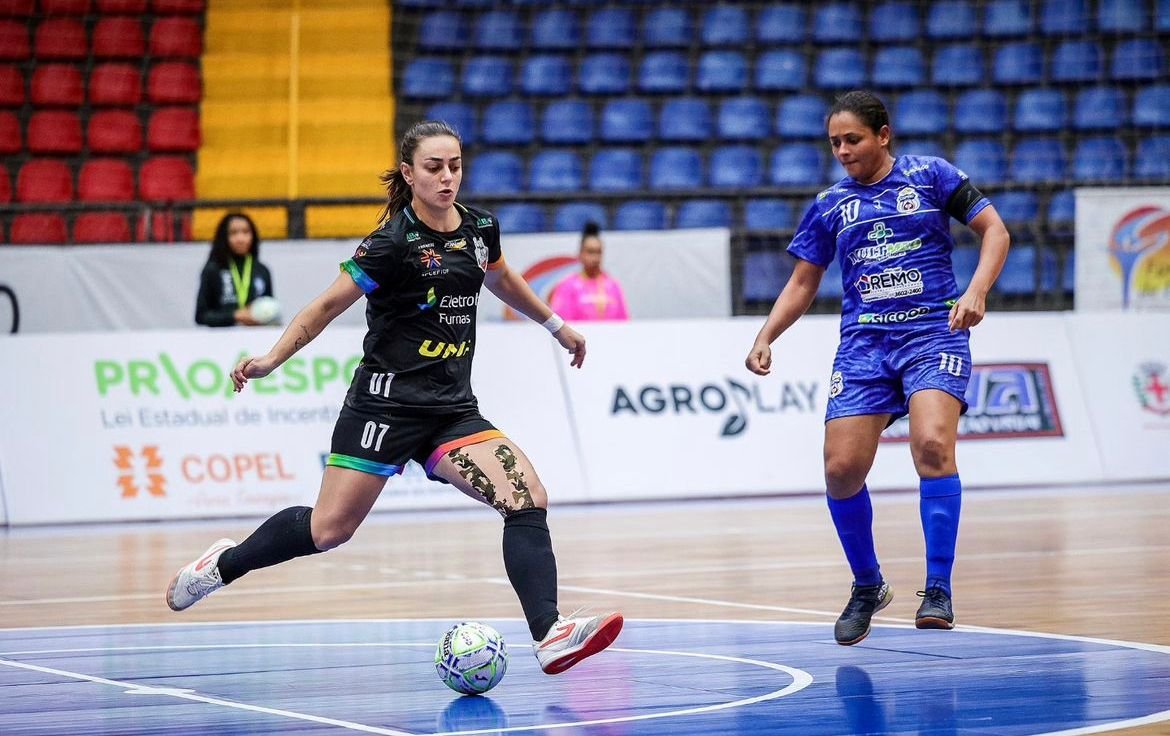 ADEF leva a virada e estreia com derrota na Taça Brasil de Futsal Feminino