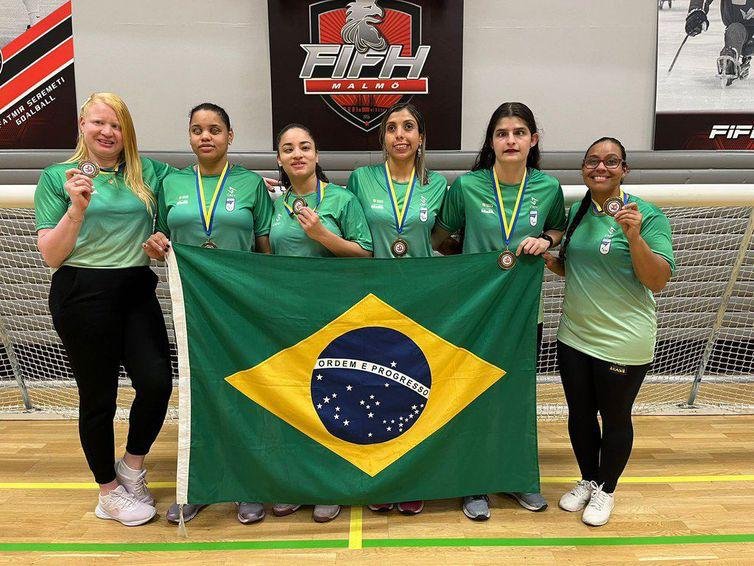 Meninas formadas no Capital garantem bronze para o Brasil na Europa
