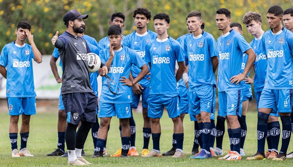 Com peças de elenco campeão, Real Brasília rejeita status de favorito