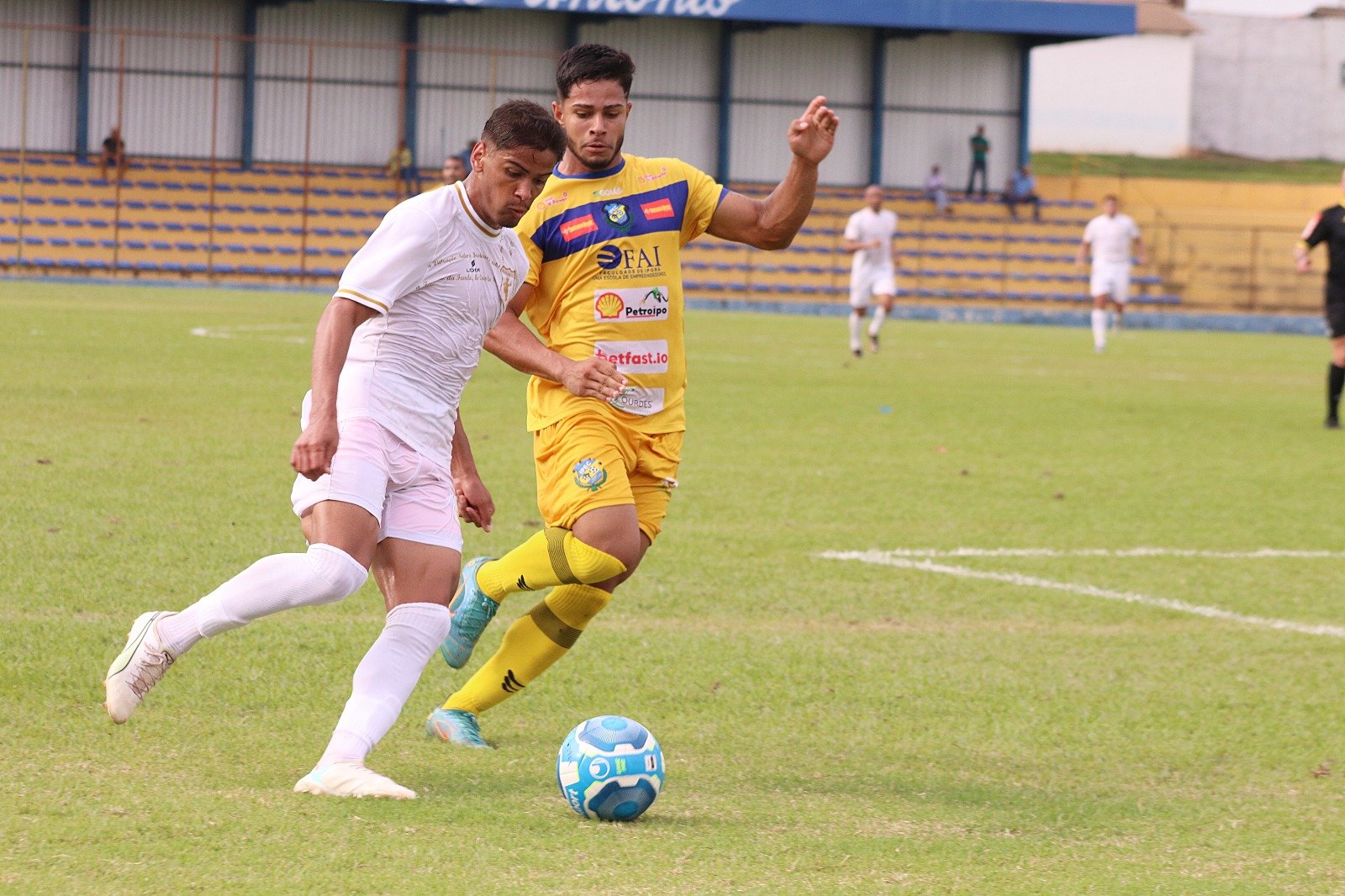 Iporá e Brasiliense não saem do zero no interior goiano
