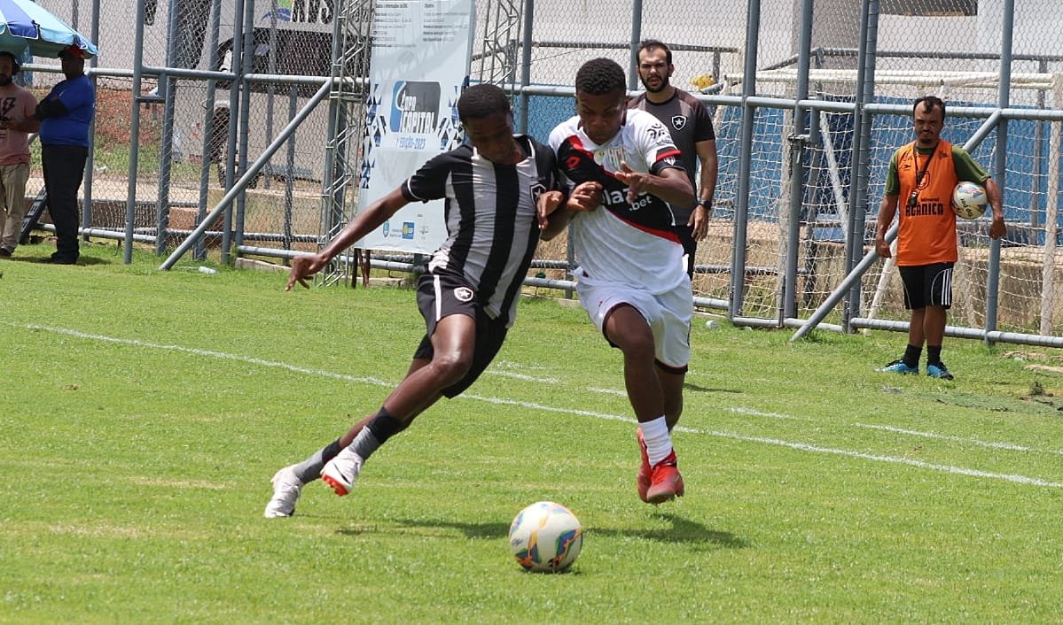 Atlético-GO vence Botafogo e dá grande passo para a classificação