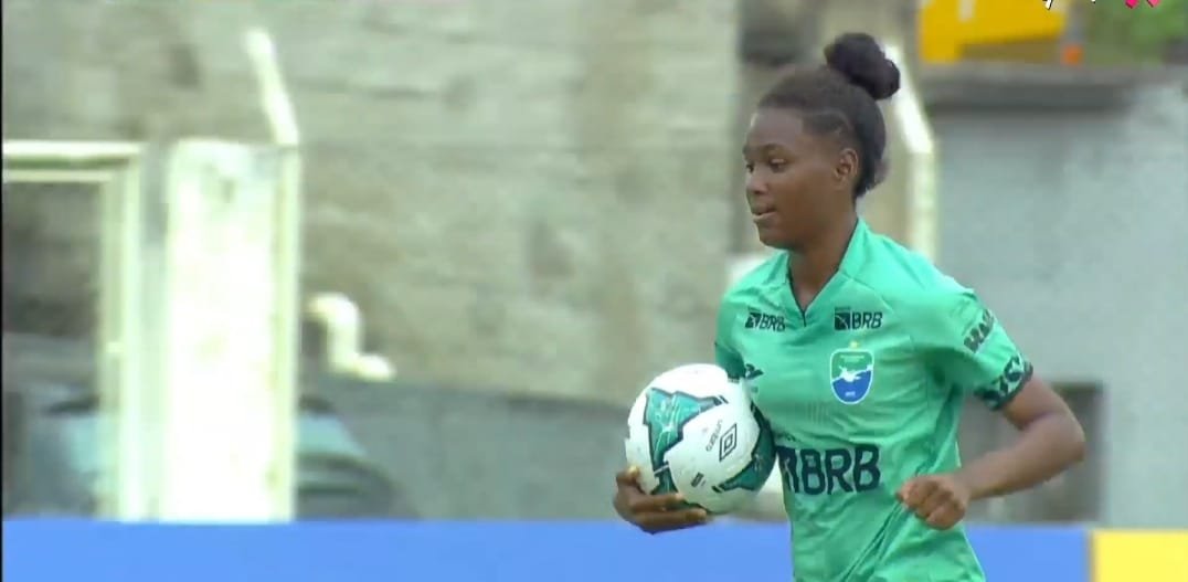 Com quatro gols de Letícia, Minas Brasília aplica grande goleada pela Brasil Ladies Cup