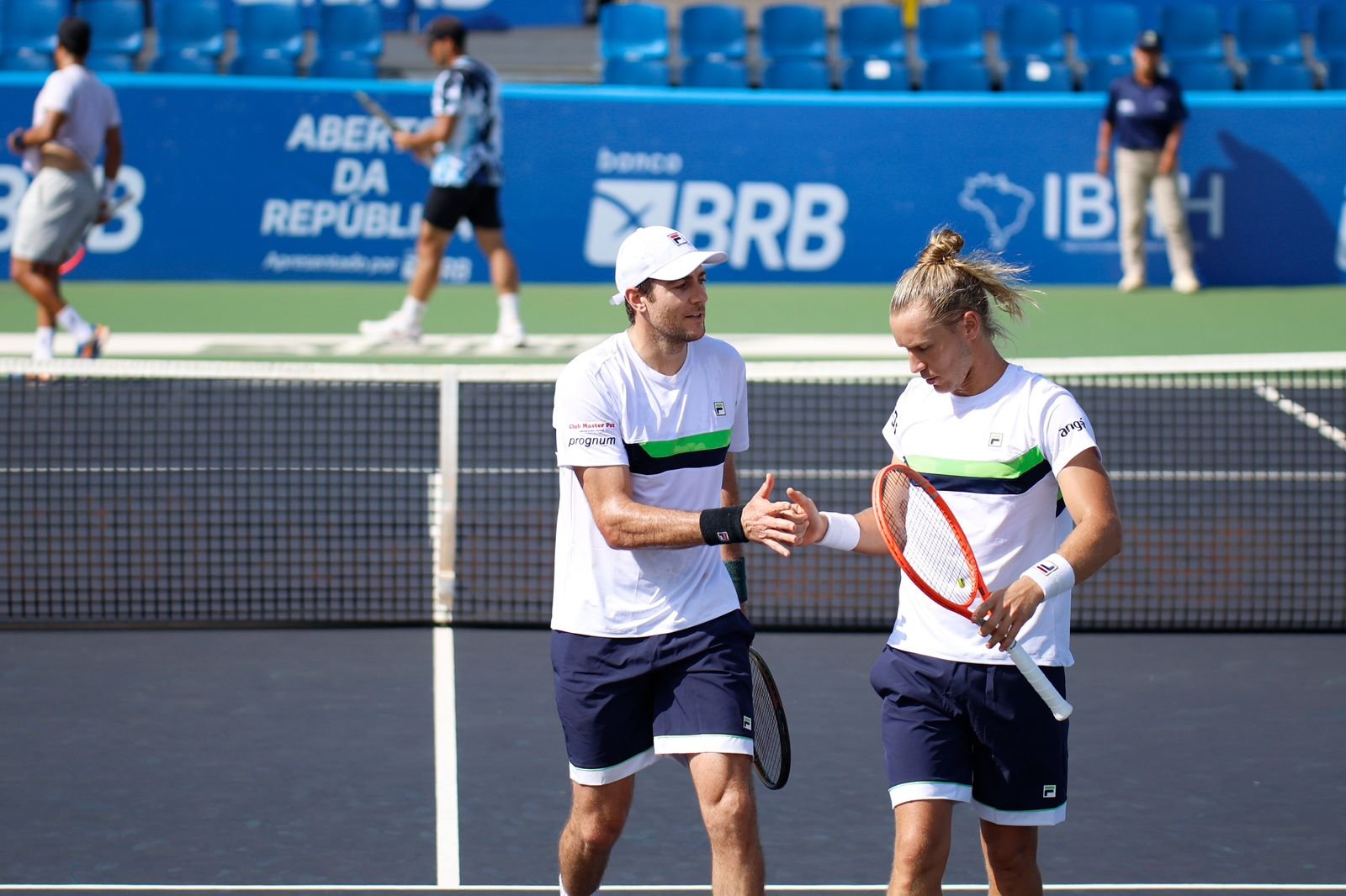 Semifinal de duplas 100% brasileira no Aberto da República em Brasília