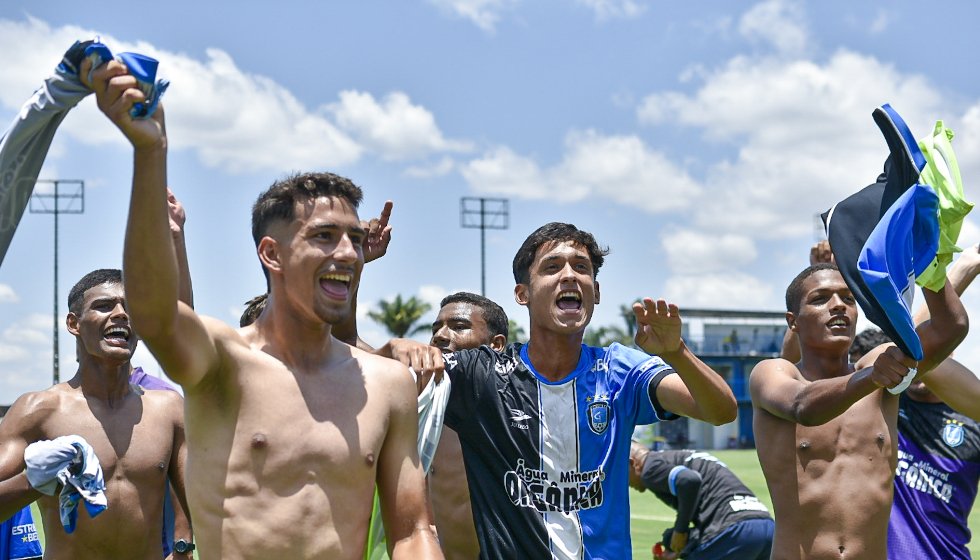 Capital decide nos acréscimos e está na final do Candanguinho Sub-17