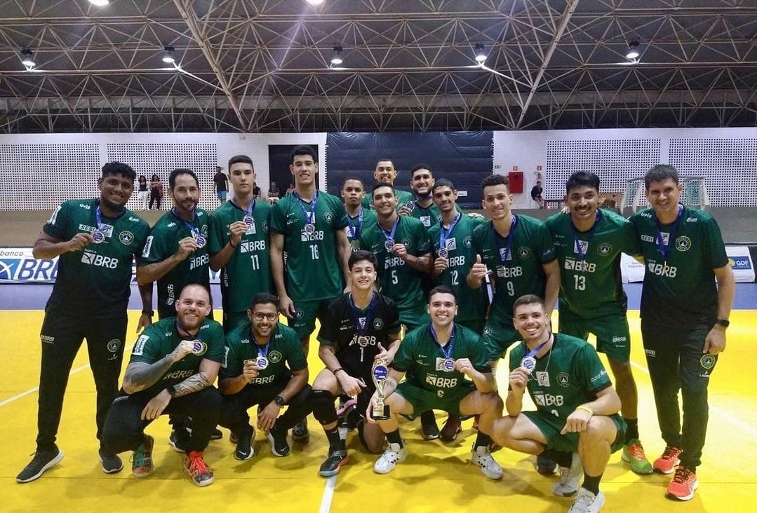 Brasília Vôlei Masculino faz “esquenta” para Superliga B com torneio em GO