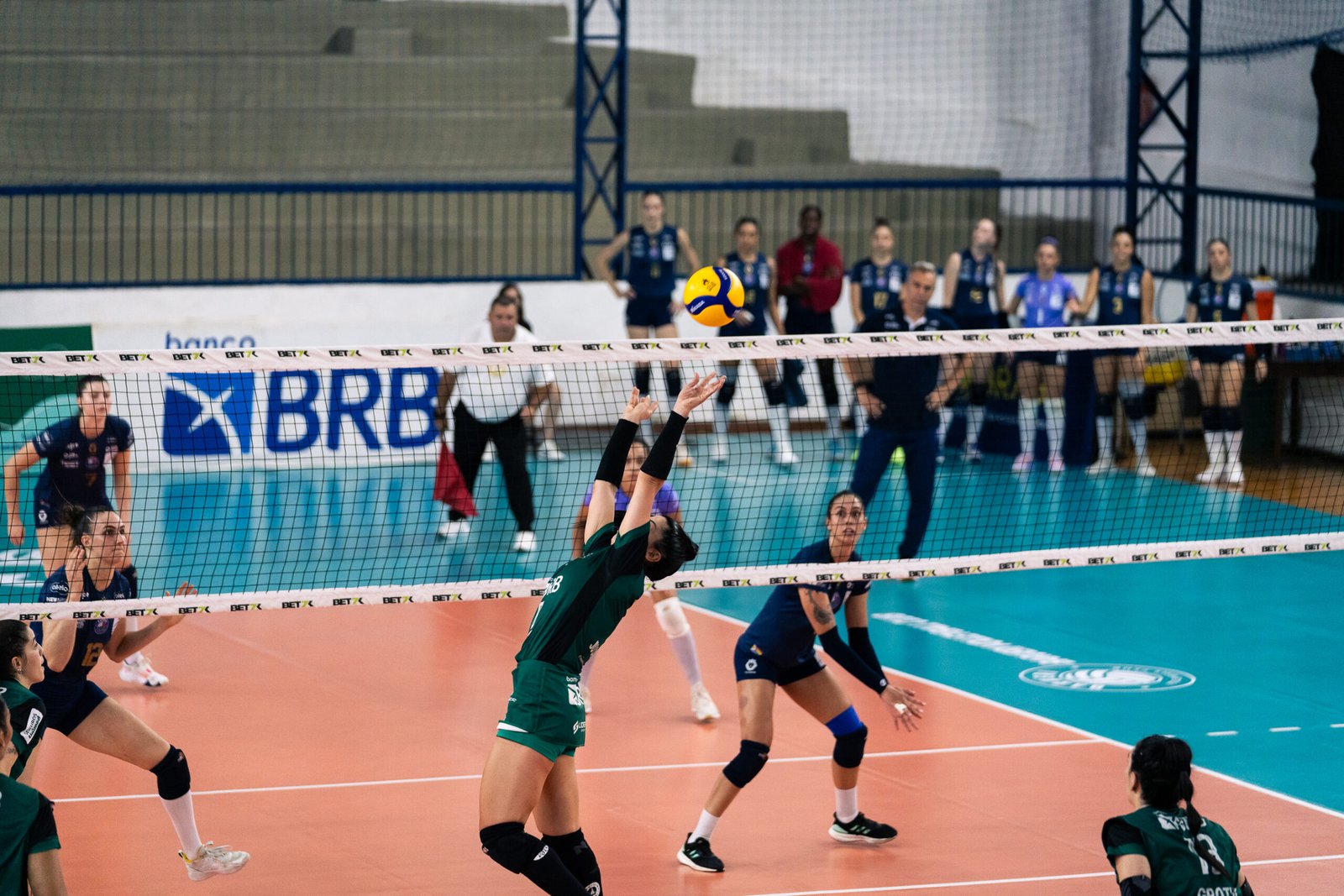 Brasília Vôlei perde de virada no tie-break