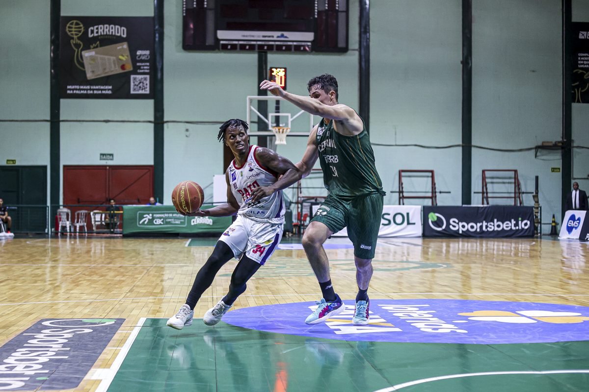 Em partida de viradas, Pato Basquete leva a melhor diante do Cerrado Basquete