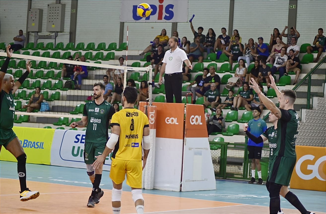 Brasília Vôlei vence mais uma e segue sem perder um set na Superliga B