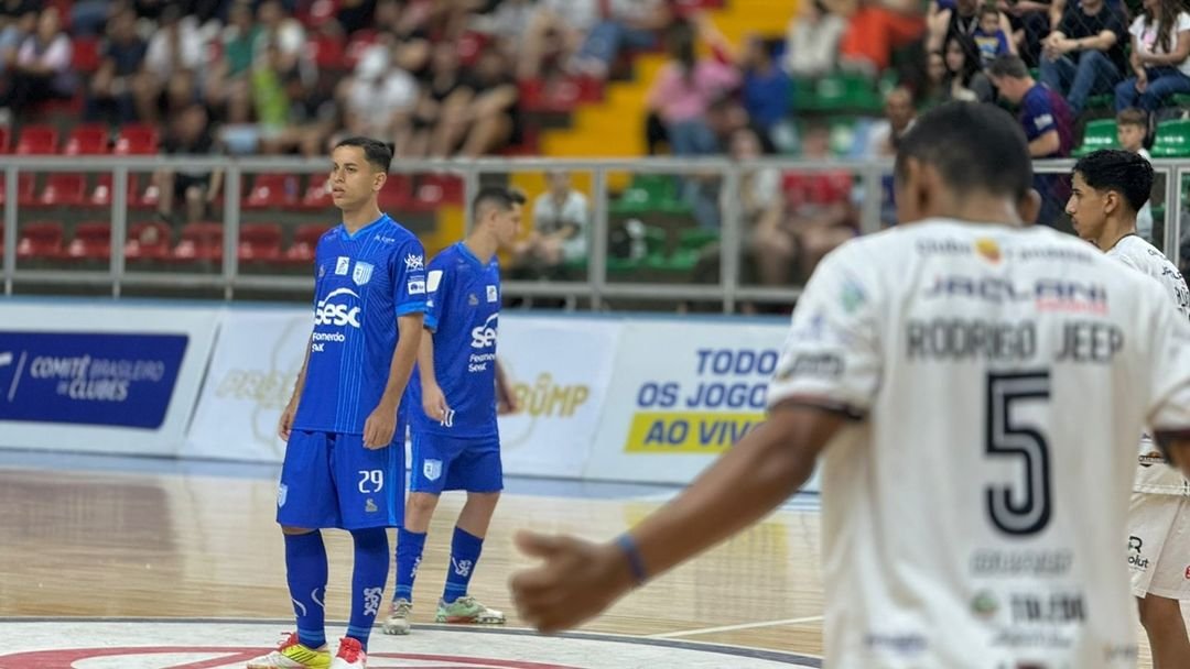 Brasília Futsal joga mal e é dominado novamente pela LNF