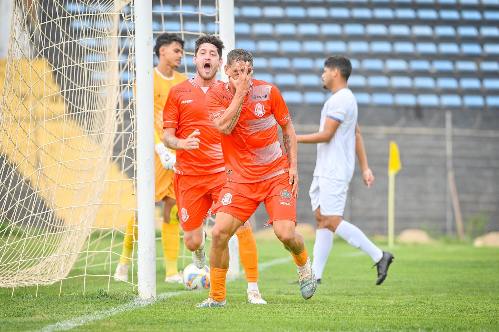 Legião reverte vantagem do Taguatinga e vai à final da Série B candanga