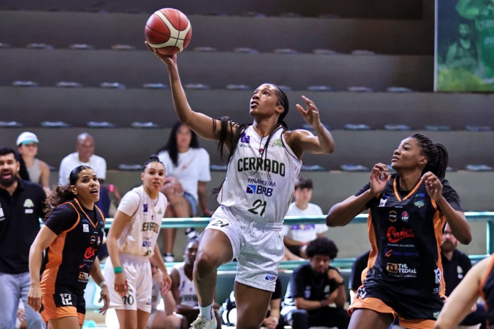 Cerrado Basquete vence Ourinhos/AOBE e se classifica para os Playoffs da LBF