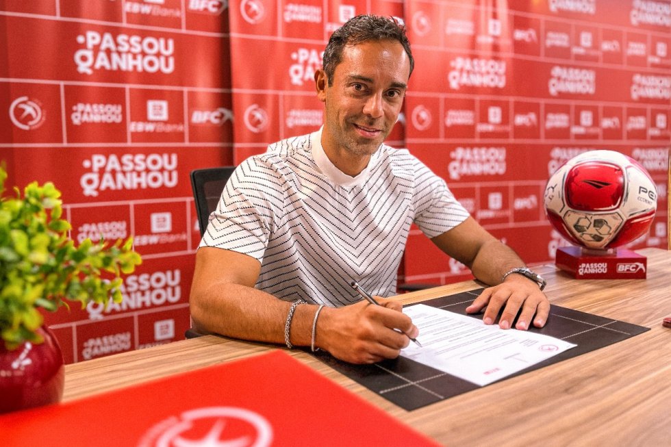 Brasília aposta em técnico gringo para a Segunda Divisão