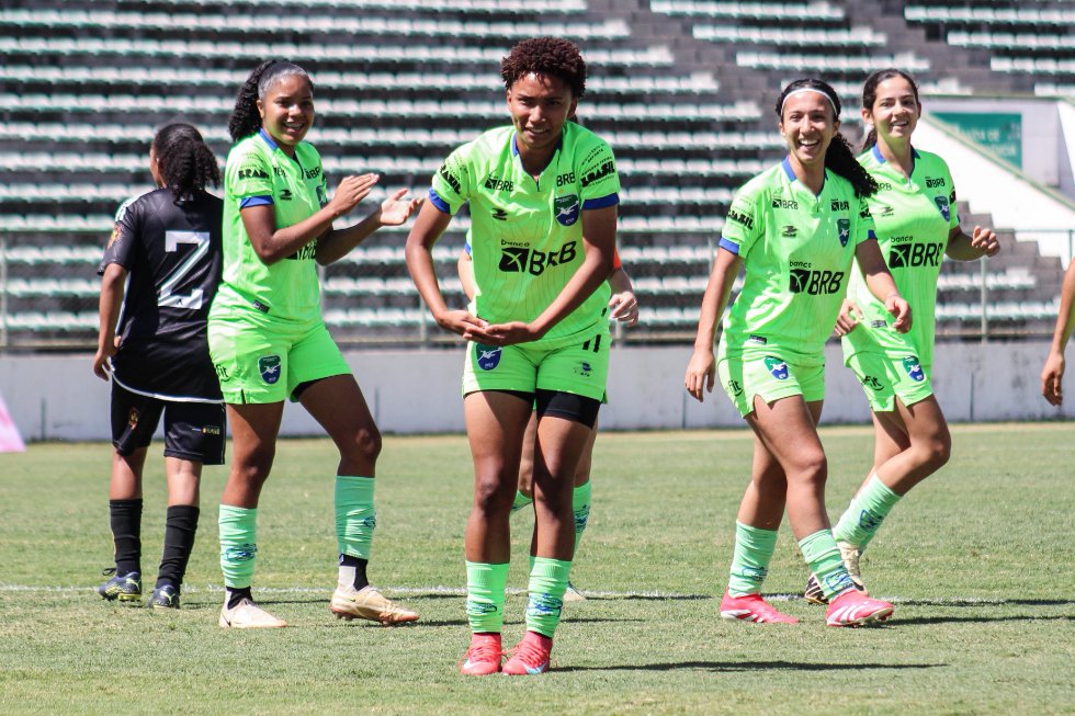 Quarta rodada de muitos gols termina com liderança do Minas Brasília