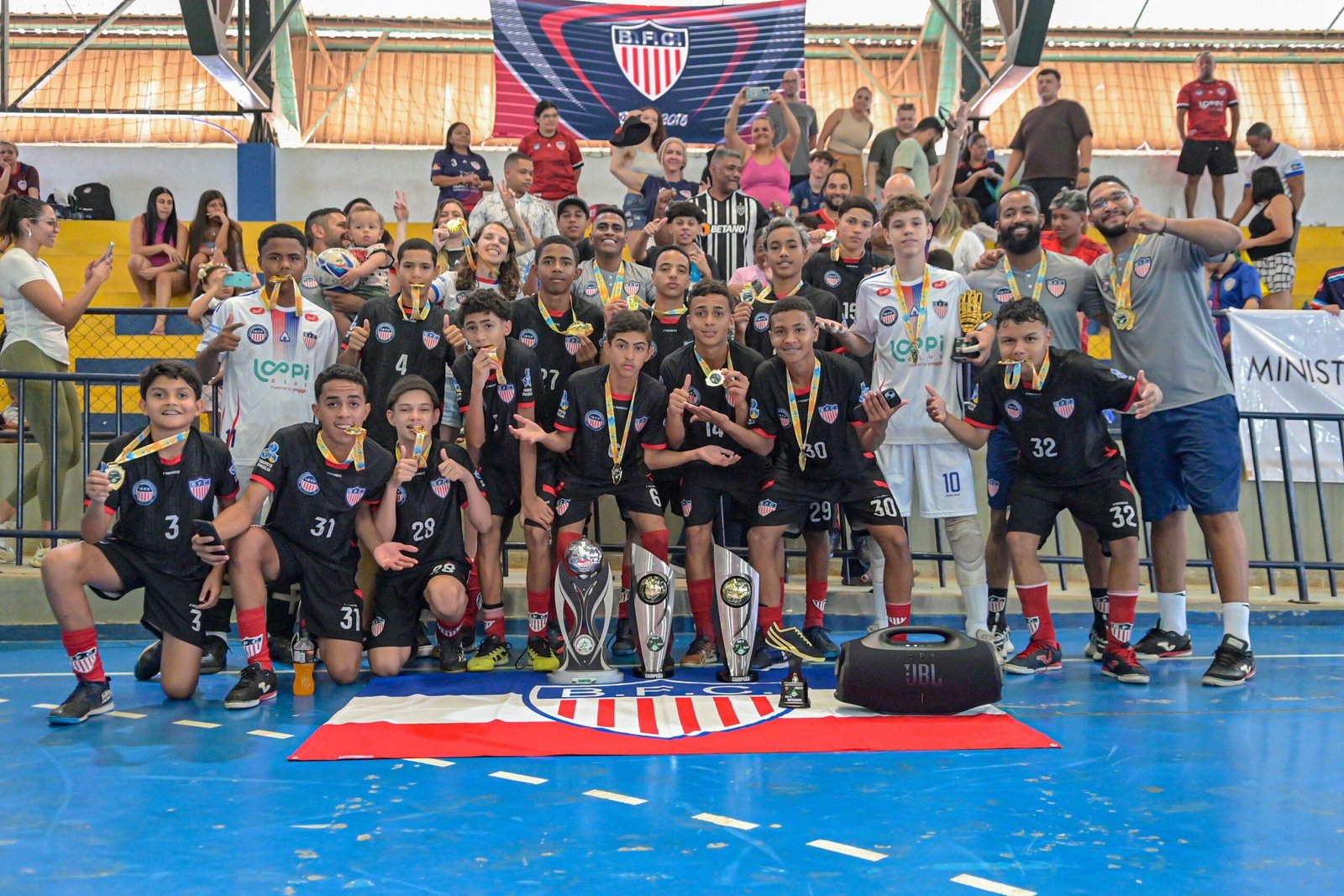 Barbosa Futsal conquista títulos Sub-11 e 14 e garante vagas para Taça Brasil 2026