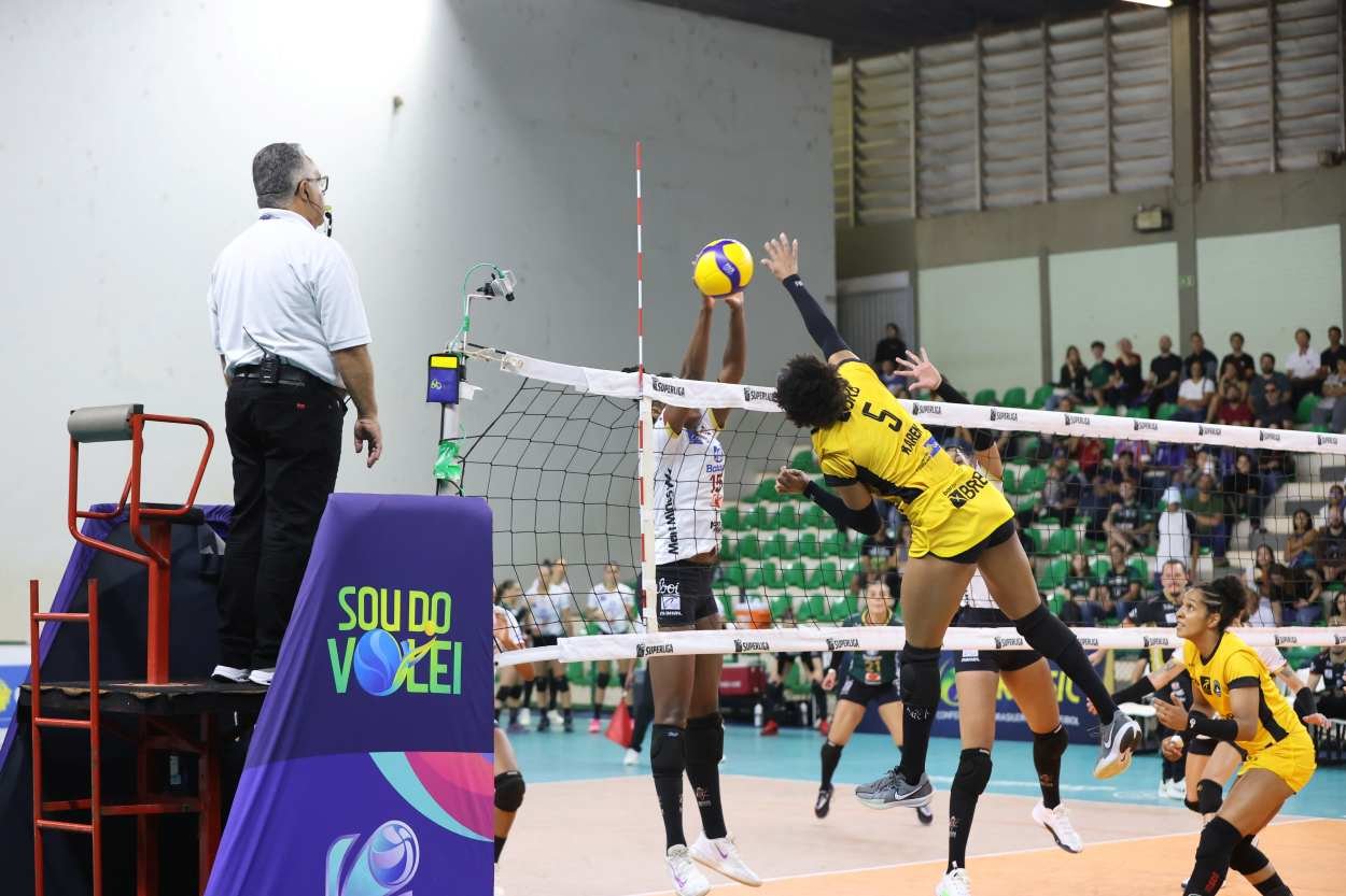 Brasília Vôlei vence o Mackenzie na Superliga Feminina