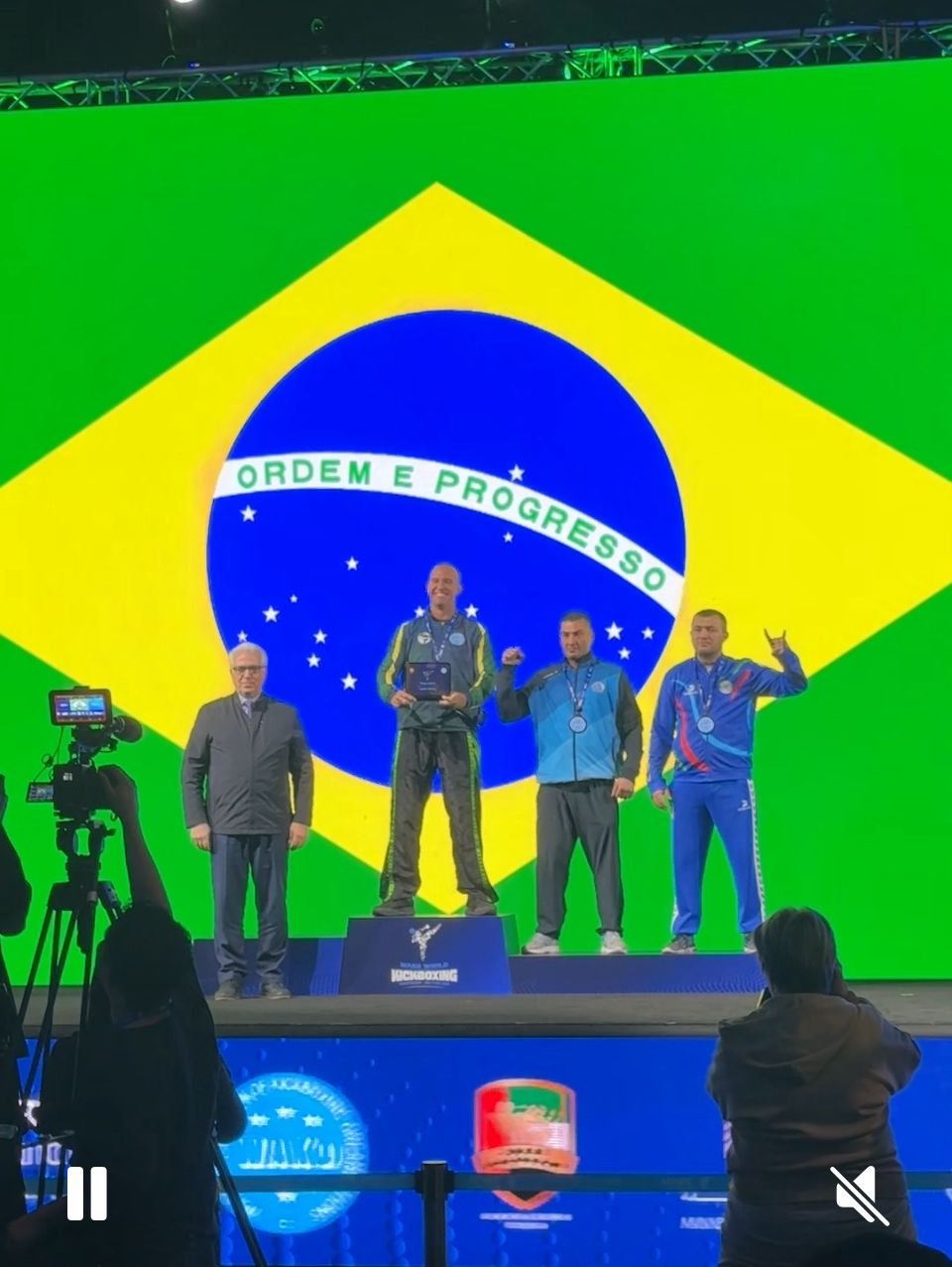 Irmãos brasilienses conquistam título e pódio no Mundial de Kickboxing WAKO