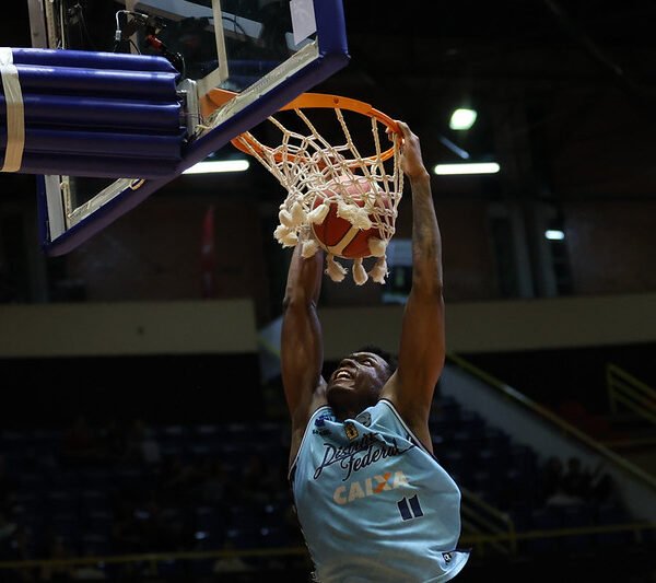 Brasília Basquete bate Mogi e volta a vencer no NBB