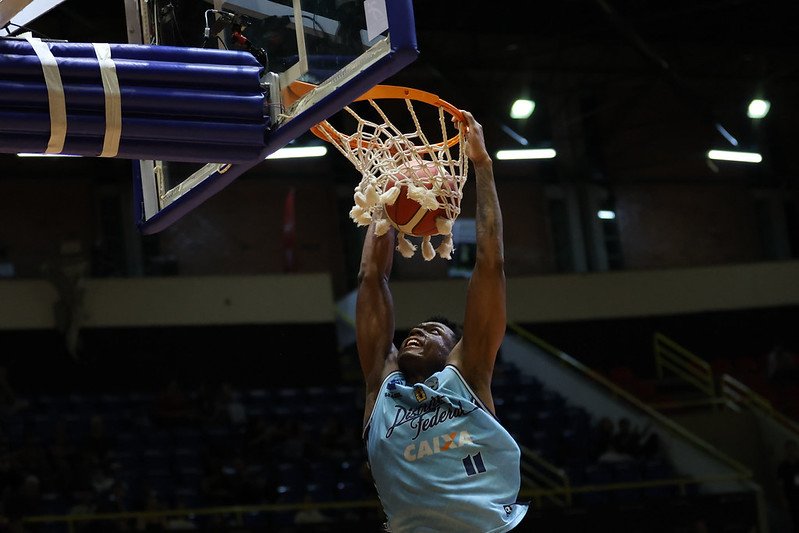 Brasília Basquete bate Mogi e volta a vencer no NBB