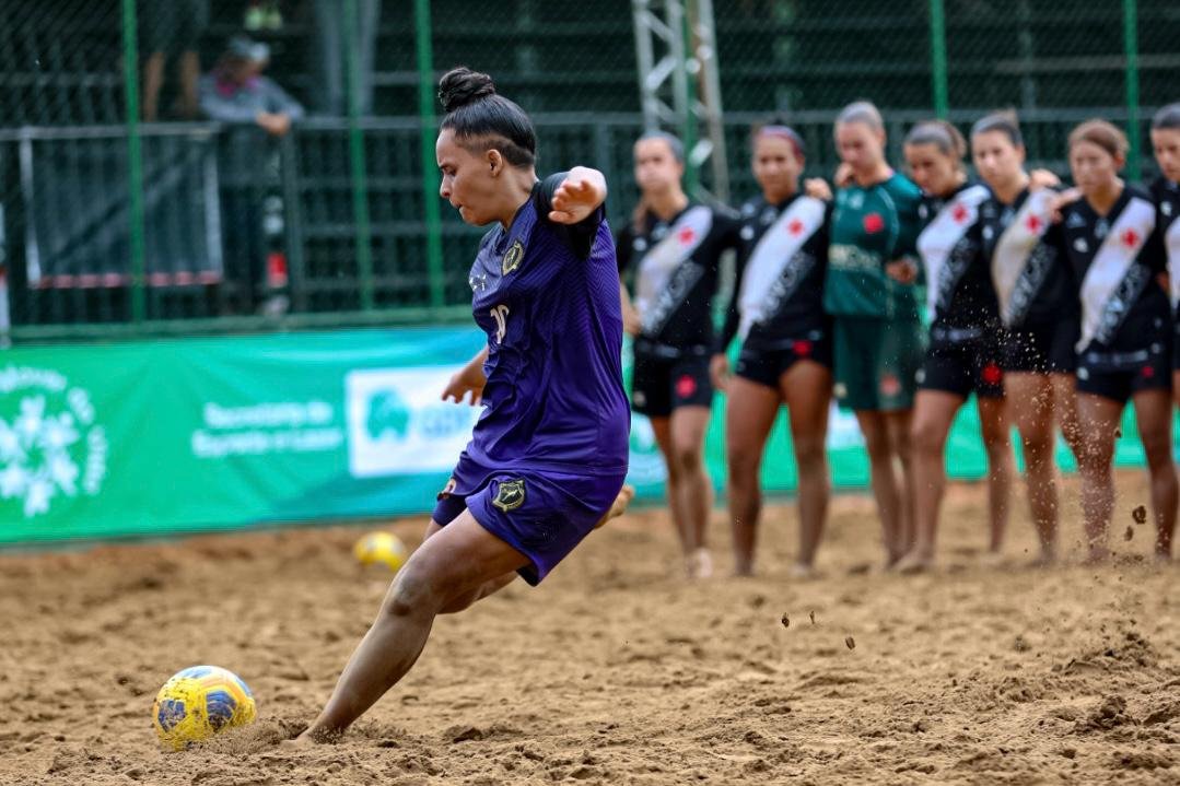 Com emoção e surpresa, semifinais estão definidas na Supercopa de Beach Soccer