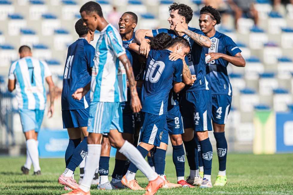 Real Brasília goleia a Aruc e rebaixa o rival para a Série B