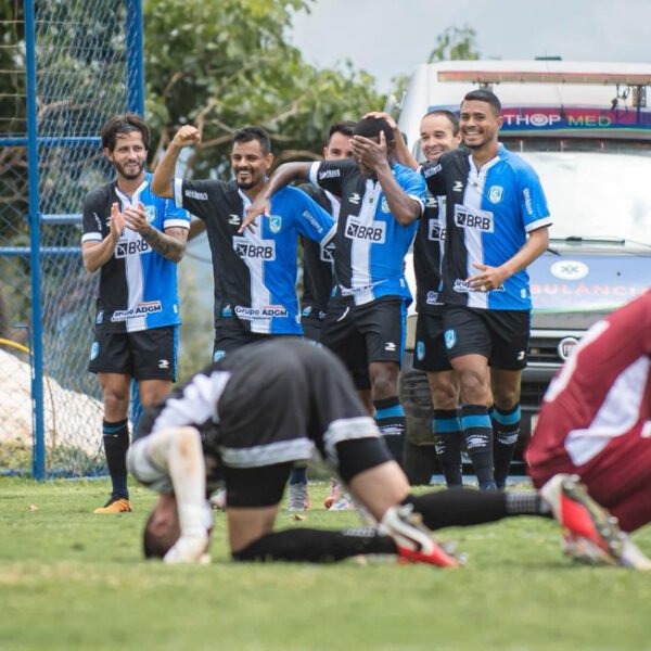 Capital bate Brasília e segue em busca da classificação à semifinal