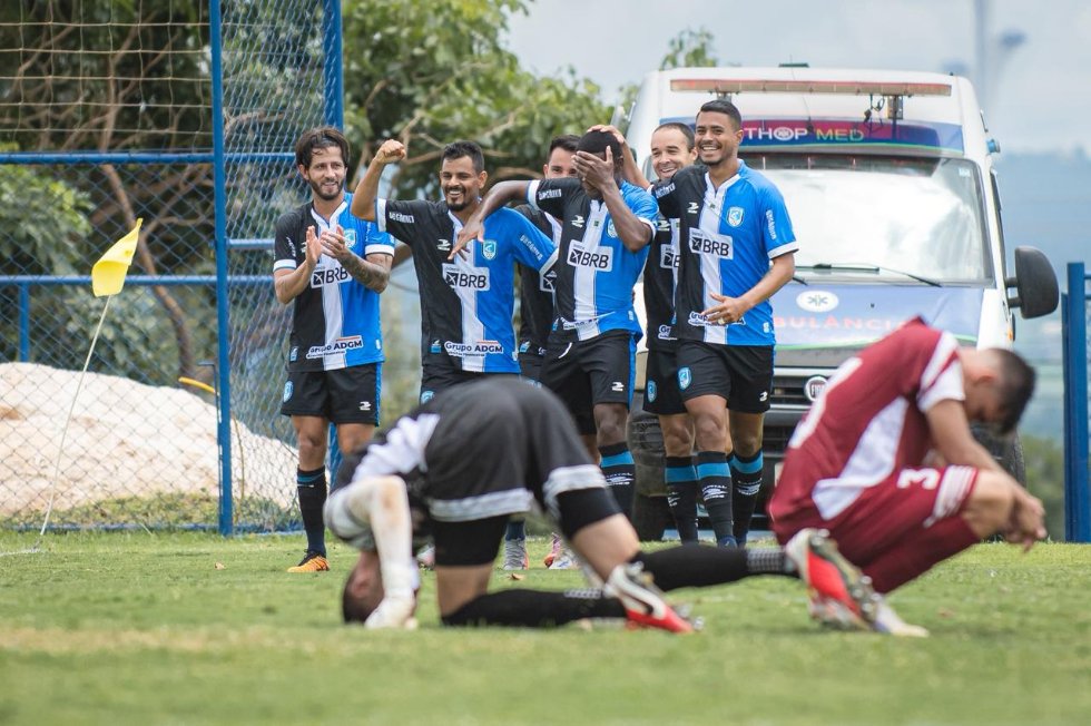 Capital bate Brasília e segue em busca da classificação à semifinal