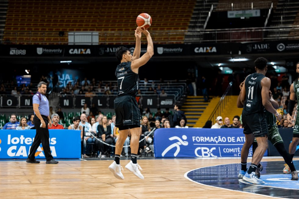CAIXA Brasília Basquete impõe seu ritmo, vence todos os período e soma décima vitória em casa