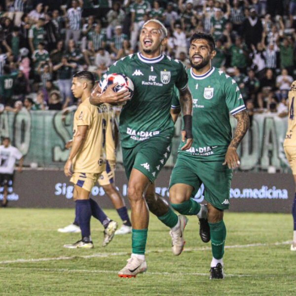 Mesmo desfalcado, Gama goleia o Paranoá e segue na liderança