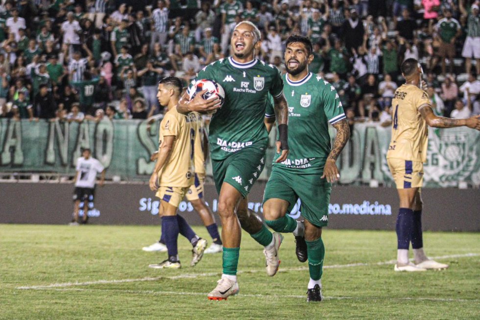 Mesmo desfalcado, Gama goleia o Paranoá e segue na liderança