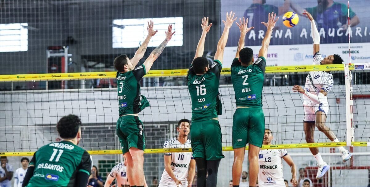 Brasília vence Araucária fora de casa e avança à semifinal da Superliga B