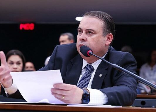 Julio Cesar Ribeiro propõe mudança na Lei Geral do Esporte para beneficiar estudantes