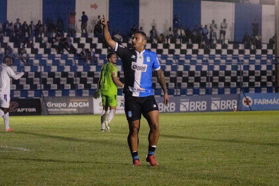 Em jogo movimentado, Capital vence o Primavera no JK